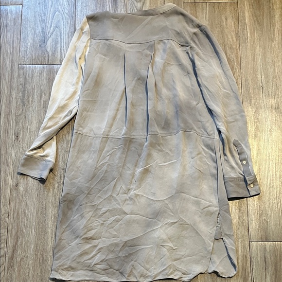 Wilfred Silver-Taupe Silk Button-Front Blouse 100% silk - Picture 6 of 7